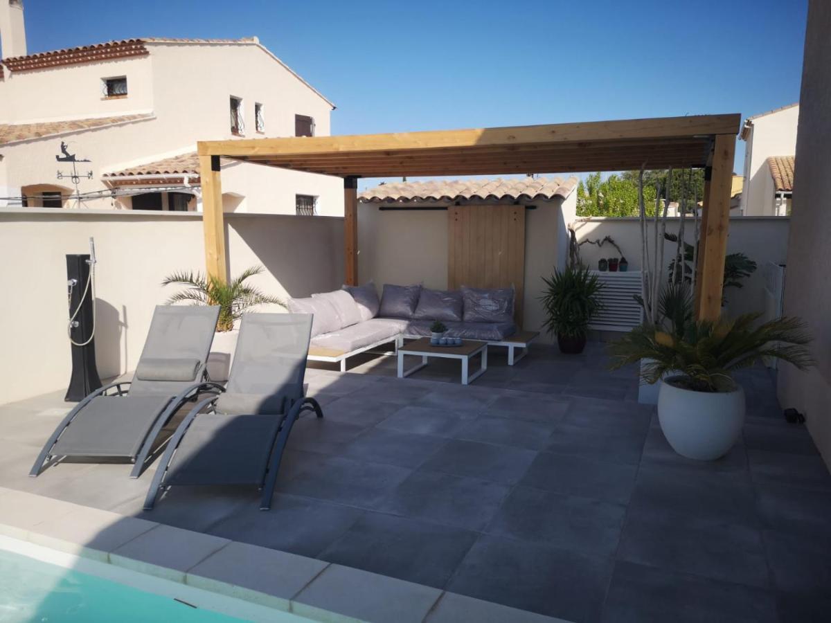 Appartement Au Dessus De La Maison Du Saunier Salin-de-Giraud Exterior photo