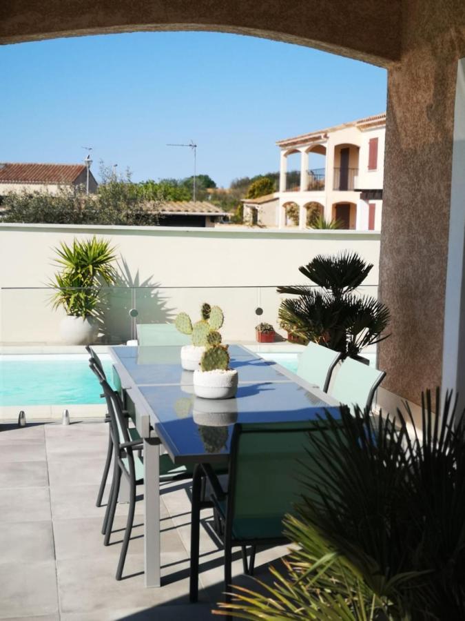 Appartement Au Dessus De La Maison Du Saunier Salin-de-Giraud Exterior photo